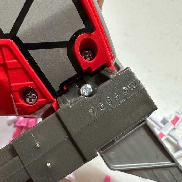 Fisher-Price Imaginext Original Power Rangers Pink
Ranger and Zord - Picture 3 of 3